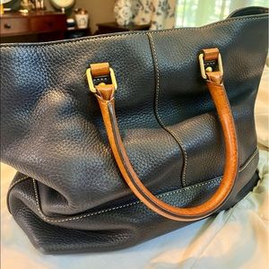 MAKE AN OFFER Dooney & Bourke large pebble grain leather bag